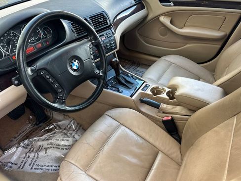 Used 2004 BMW 330i Sedan image 9