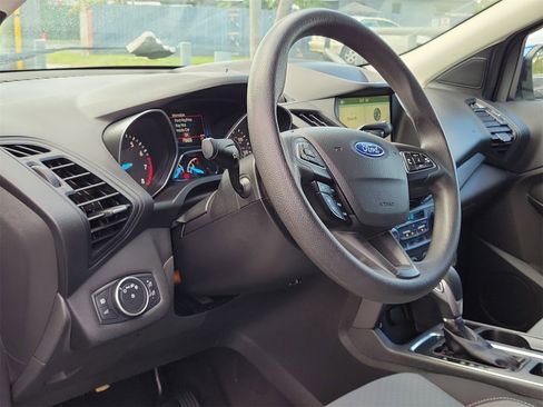 Used 2019 Ford Escape SE image 10
