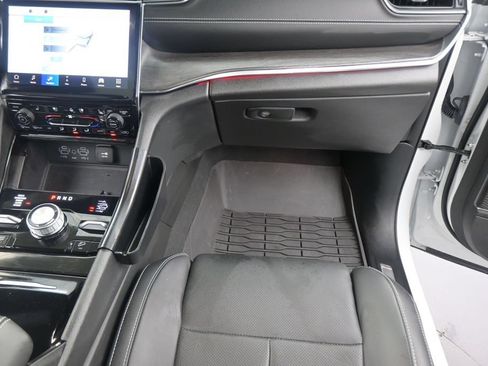 Used 2024 Jeep Grand Cherokee Overland w/ Luxury Tech Group IV AWD/4WD image 47