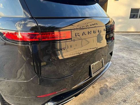 Used 2024 Land Rover Range Rover Sport Dynamic SE image 9