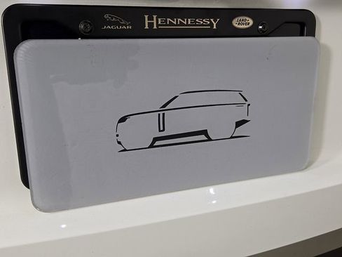 Used 2023 Land Rover Range Rover SE image 33