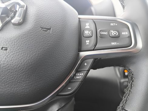 Used 2025 RAM 1500 Big Horn AWD/4WD image 22
