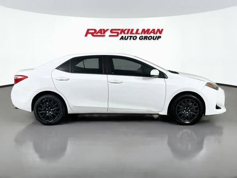 Used 2017 Toyota Corolla LE FWD image 8