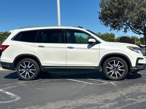 Used 2019 Honda Pilot Touring image 3
