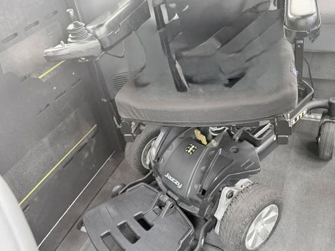 Used 2006 Dodge Grand Caravan SXT FWD image 26