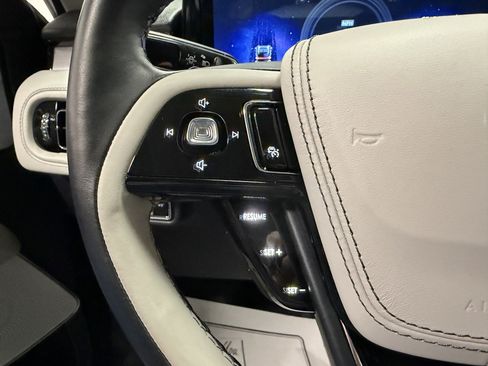 Used 2025 Lincoln Aviator Reserve w/ Equipment Group 201A image 15