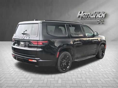 Used 2024 Jeep Wagoneer Series II AWD/4WD image 10