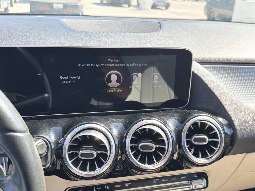 Used 2021 Mercedes-Benz GLA 250 w/ Premium Package image 21