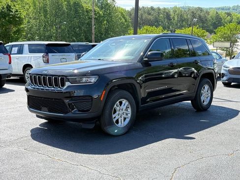 Used 2022 Jeep Grand Cherokee Laredo w/ Luxury Tech Group I RWD image 8