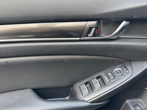 Used 2019 Honda Accord Sport image 11