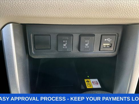 Used 2022 Toyota Corolla Cross XLE w/ Convenience Package FWD image 18
