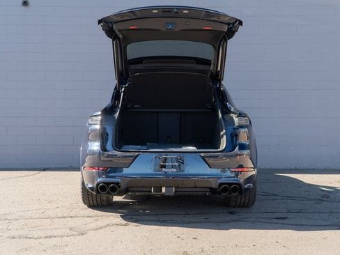 New 2026 Porsche Cayenne GTS image 14