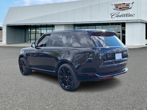Used 2023 Land Rover Range Rover SE AWD/4WD image 4