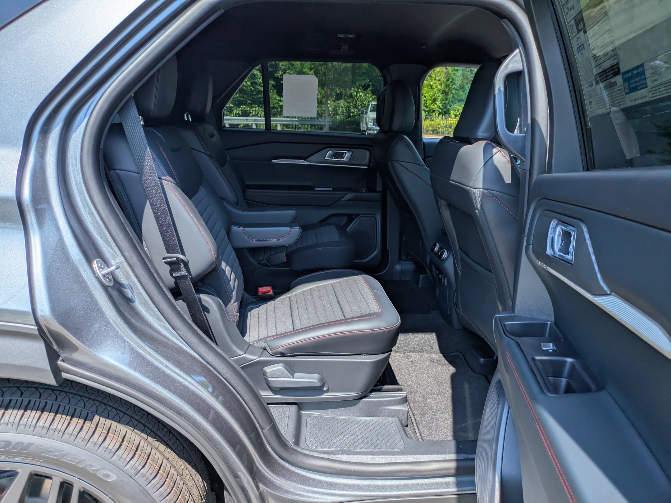 New 2026 Ford Explorer ST-Line w/ ST-Line Street Pack RWD image 34