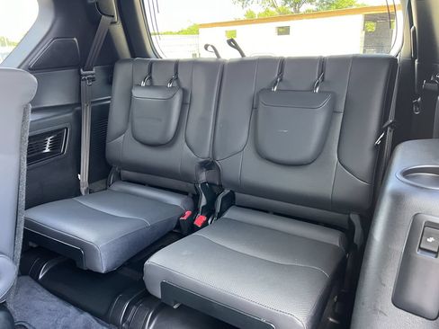 Used 2023 Lexus GX 460 Premium w/ Accessory Package AWD/4WD image 27