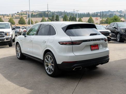 Used 2019 Porsche Cayenne E-Hybrid AWD/4WD image 5
