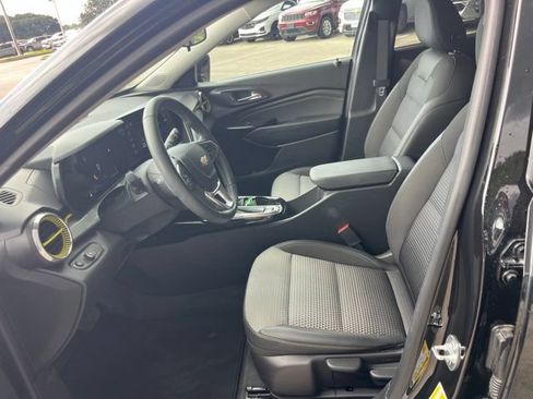 Used 2025 Chevrolet Trax LT w/ Driver Confidence Package FWD image 15