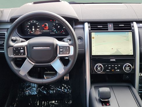Certified 2025 Land Rover Discovery Dynamic SE AWD/4WD image 24
