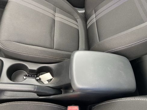 Used 2025 Hyundai Venue SEL FWD image 40