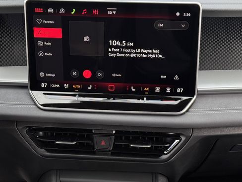 New 2026 Volkswagen Tiguan SE R-Line FWD image 19
