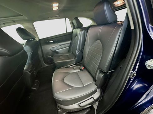Used 2022 Toyota Highlander XLE image 30