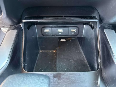 Used 2023 Kia Sorento LX AWD/4WD image 29