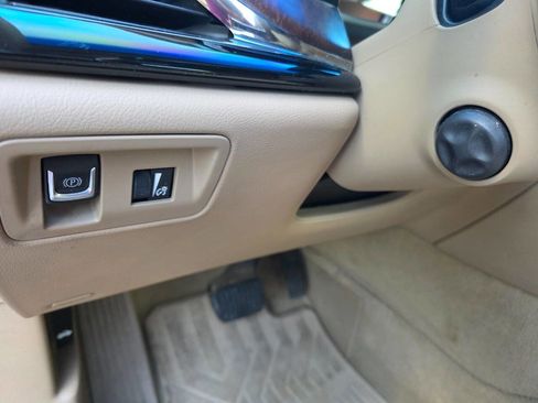 Used 2014 Cadillac ELR Base 2dr Coupe w/ Luxury Package image 17