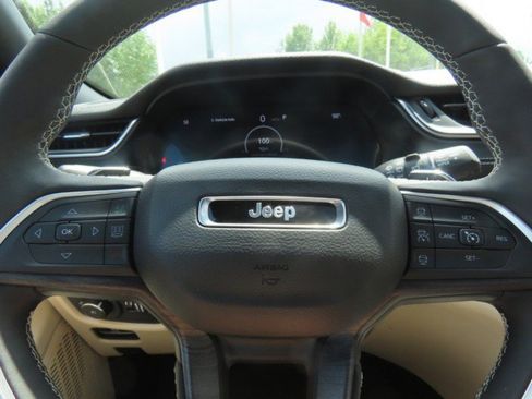 Used 2025 Jeep Grand Cherokee L Limited RWD image 26