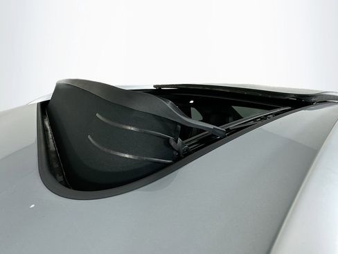 Used 2024 Porsche Macan image 14