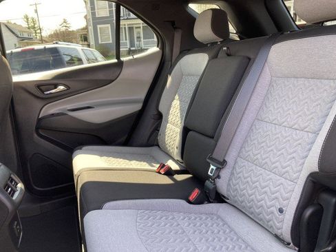 Used 2023 Chevrolet Equinox LS w/ LS Convenience Package FWD image 17