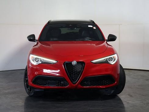 Used 2019 Alfa Romeo Stelvio Ti Sport w/ Quick Order Package 22S Sport AWD/4WD image 9