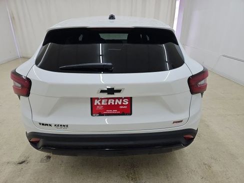 Used 2024 Chevrolet Trax RS w/ Driver Confidence Package image 14