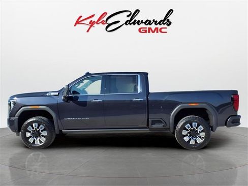 New 2025 GMC Sierra 2500 Denali w/ Denali Reserve Package image 8