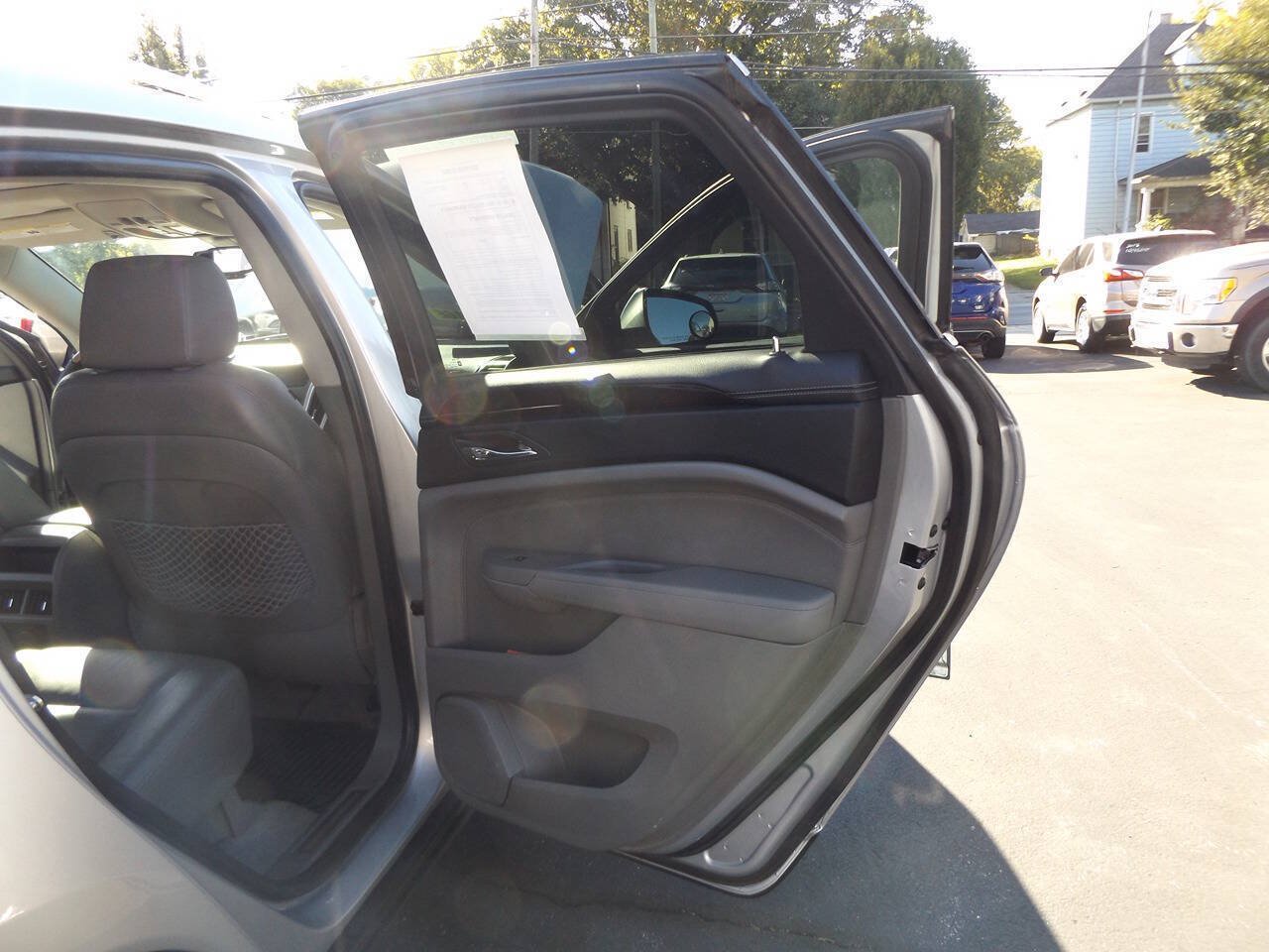 Used 2010 Cadillac SRX Luxury FWD image 28