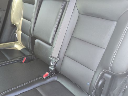 Used 2023 GMC Terrain SLT AWD/4WD image 28