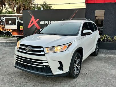 Used 2017 Toyota Highlander LE