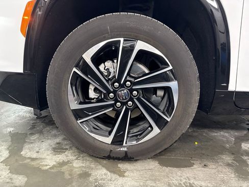 Used 2025 Buick Enclave Sport Touring image 28