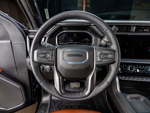 Used 2025 GMC Sierra 2500 Denali Ultimate image 19