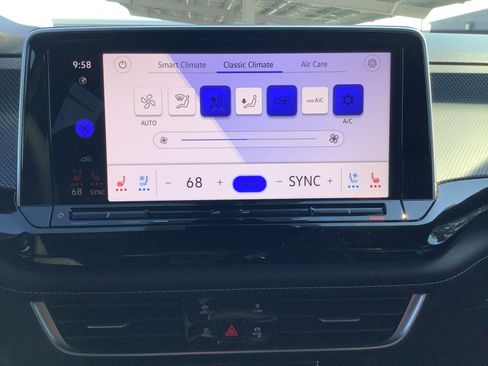 New 2026 Volkswagen Atlas Cross Sport SEL R-Line image 24