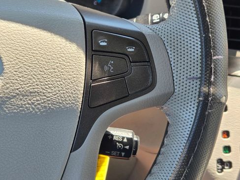 Used 2011 Toyota Sienna XLE FWD image 31