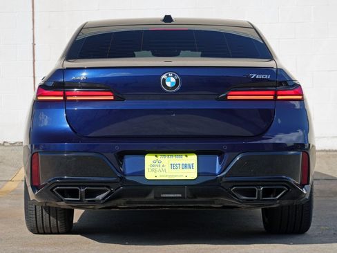 Used 2023 BMW 760i xDrive w/ Executive Package AWD/4WD image 11
