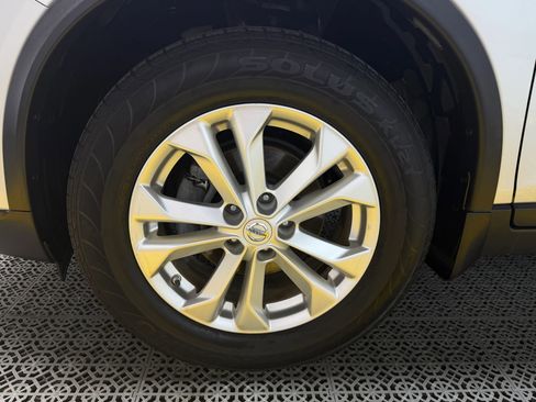 Used 2016 Nissan Rogue SV image 39