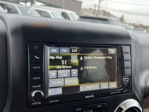 Certified 2017 Jeep Wrangler Unlimited Sahara w/ Dual Top Group image 22