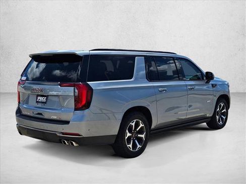 Used 2025 GMC Yukon XL AT4 Ultimate AWD/4WD image 5