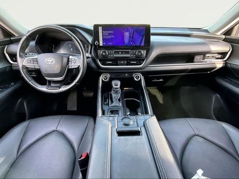 Used 2024 Toyota Grand Highlander XLE image 7