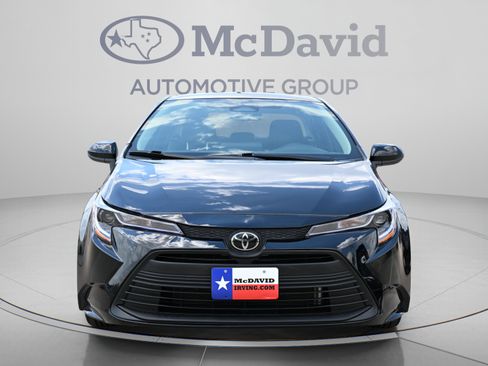 Used 2025 Toyota Corolla LE FWD image 9
