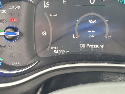 Used 2023 Chrysler Pacifica Touring-L image 20