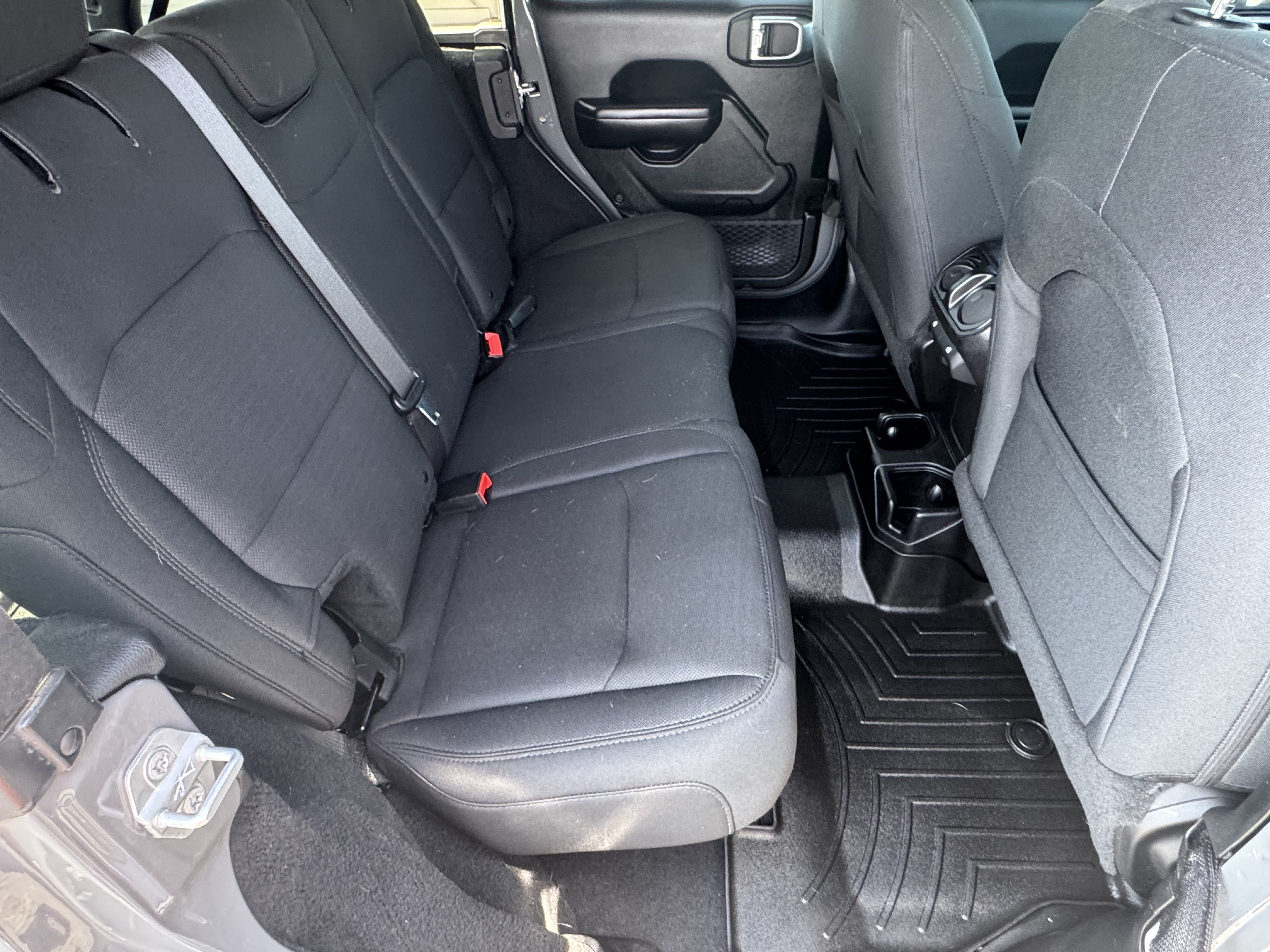 Used 2018 Jeep Wrangler Unlimited Sport S AWD/4WD image 16