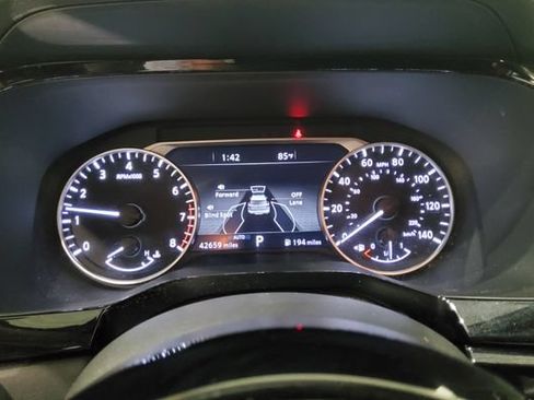 Used 2025 Nissan Pathfinder SL AWD/4WD image 29