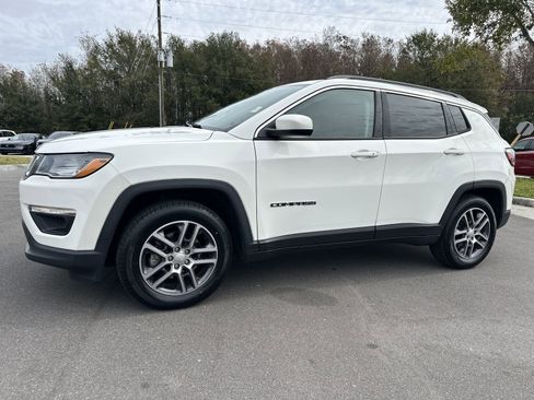 Used 2020 Jeep Compass Latitude image 2